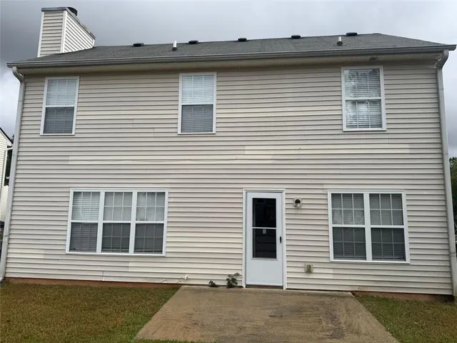 a side view of a house