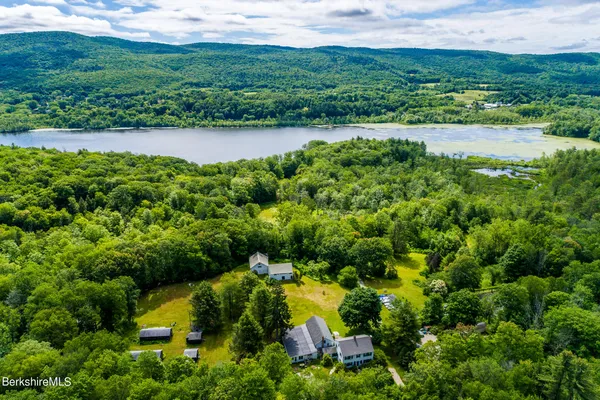 $2,750,000 | 350 Old Cheshire Road, Lanesborough, MA 01237