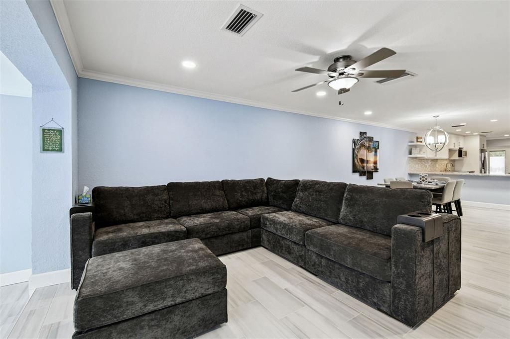 334 Boca Ciega Point Boulevard, Unit 606 St. Petersburg, FL 33708 - Photo 15 of 57