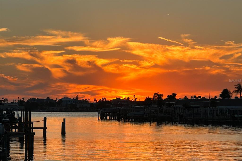 334 Boca Ciega Point Boulevard, Unit 606 St. Petersburg, FL 33708 - Photo 38 of 57