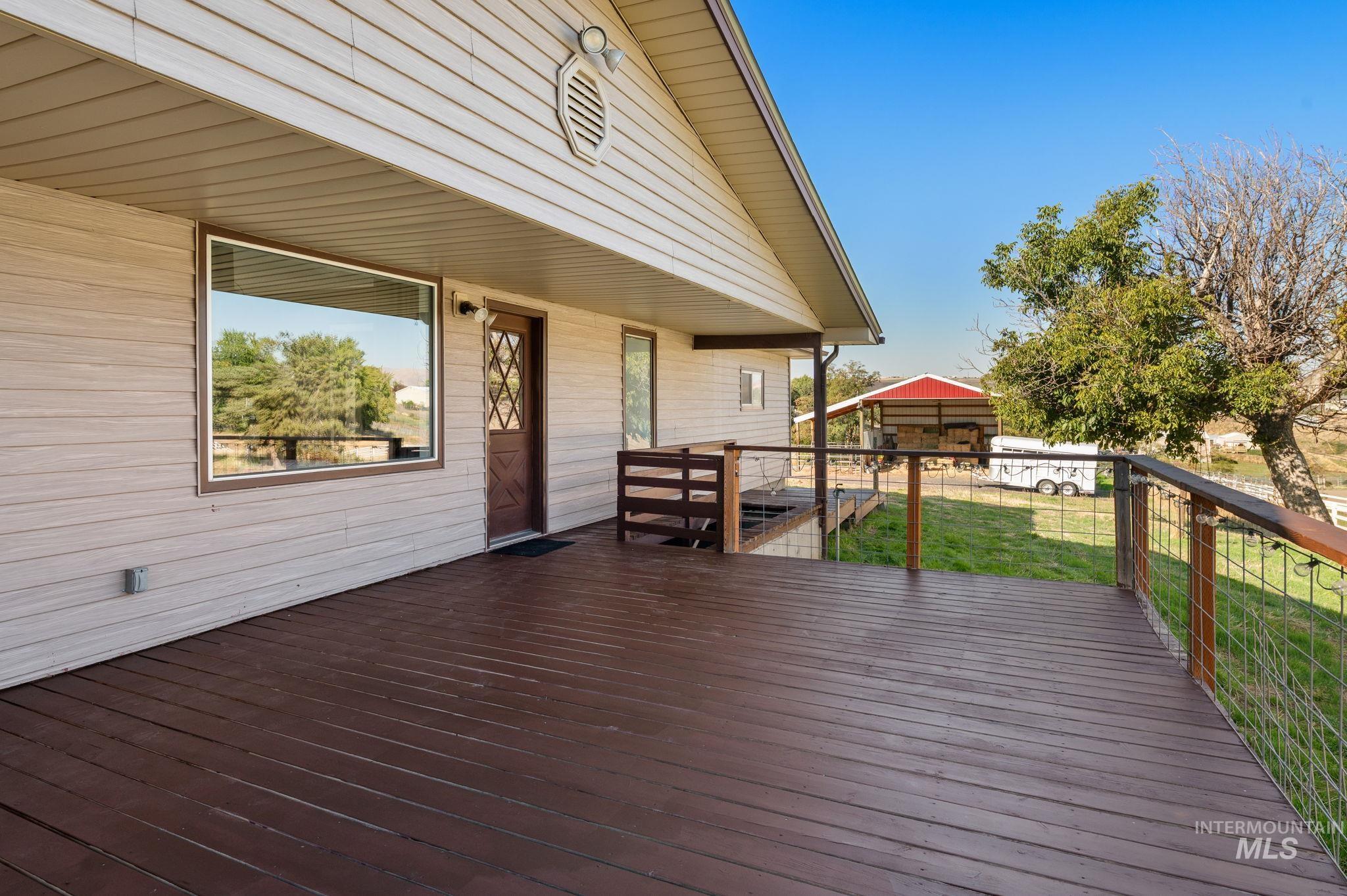 2208 4th Avenue Clarkston, WA 99403 - Photo 21 of 27 Wooden deck with a yard