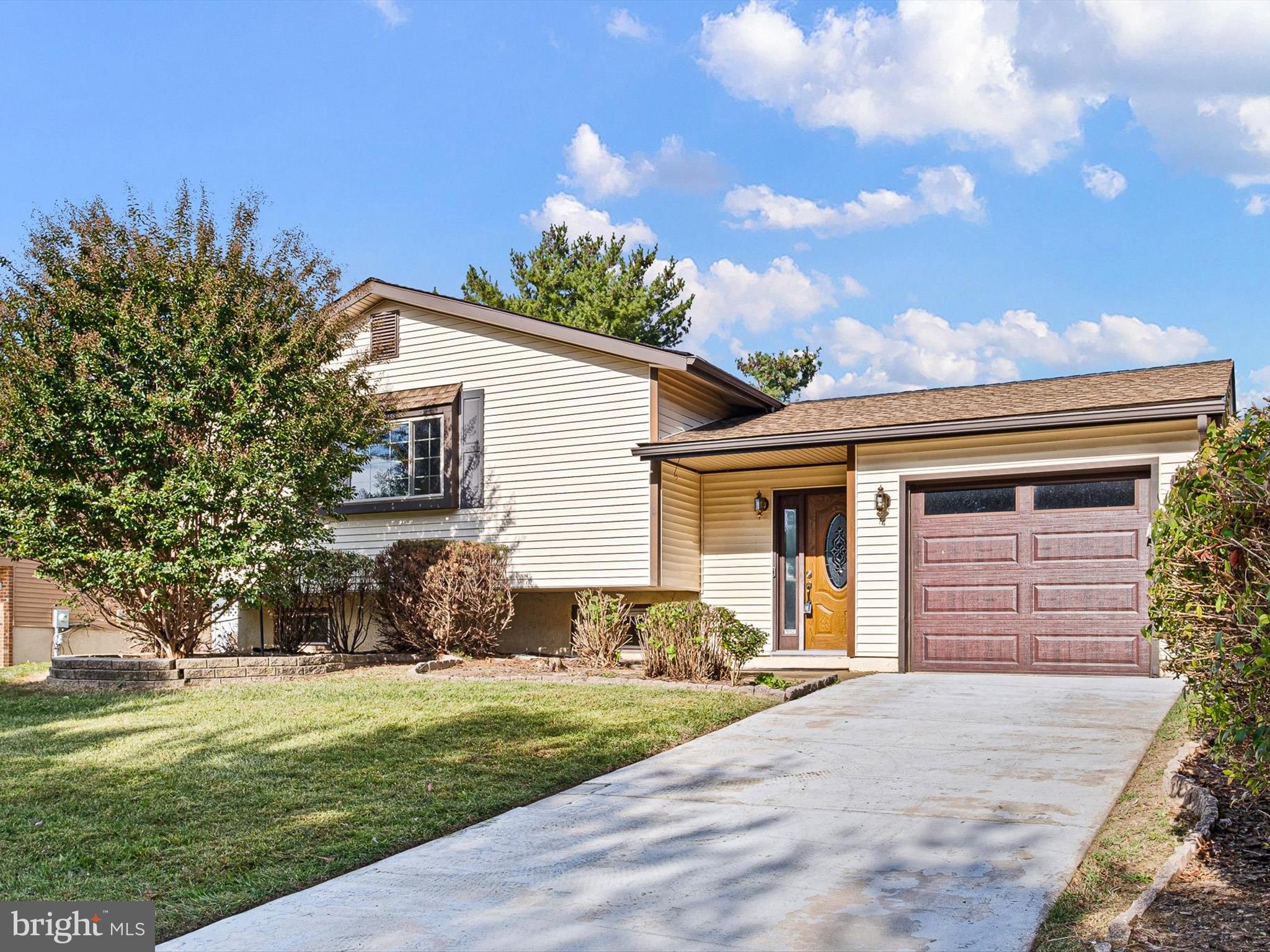74 Valley Forge Road New Castle, DE 19720 - Photo 2 of 30 a view of a house with a yard