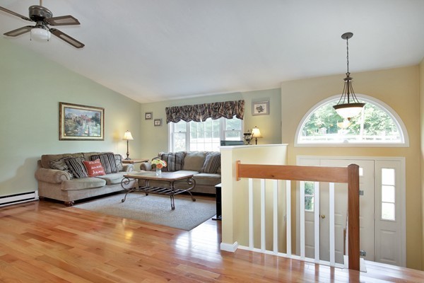 363 Thompson Road Webster, MA 01570 - Photo 11 of 30
