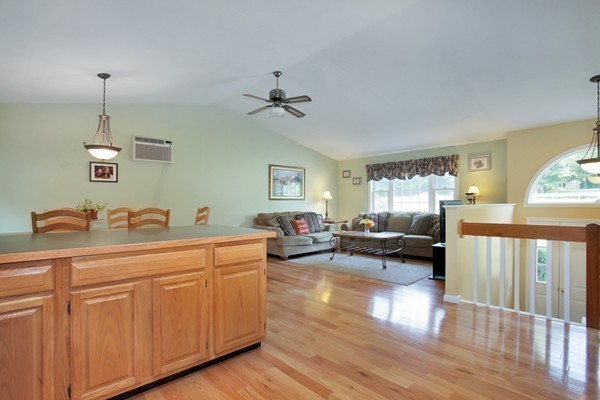 363 Thompson Road Webster, MA 01570 - Photo 12 of 30