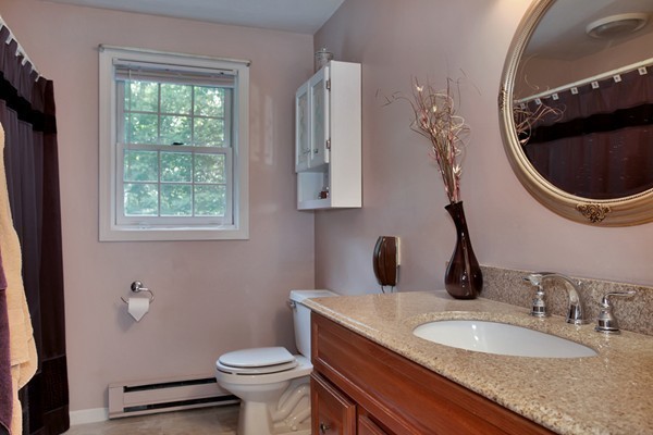 363 Thompson Road Webster, MA 01570 - Photo 16 of 30