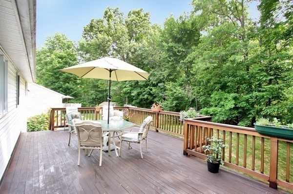 363 Thompson Road Webster, MA 01570 - Photo 25 of 30