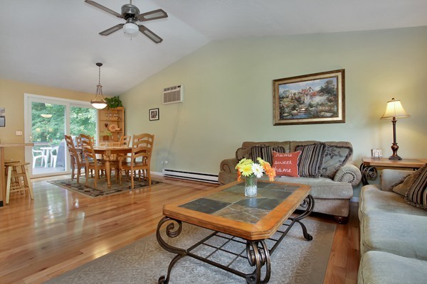 363 Thompson Road Webster, MA 01570 - Photo 10 of 30