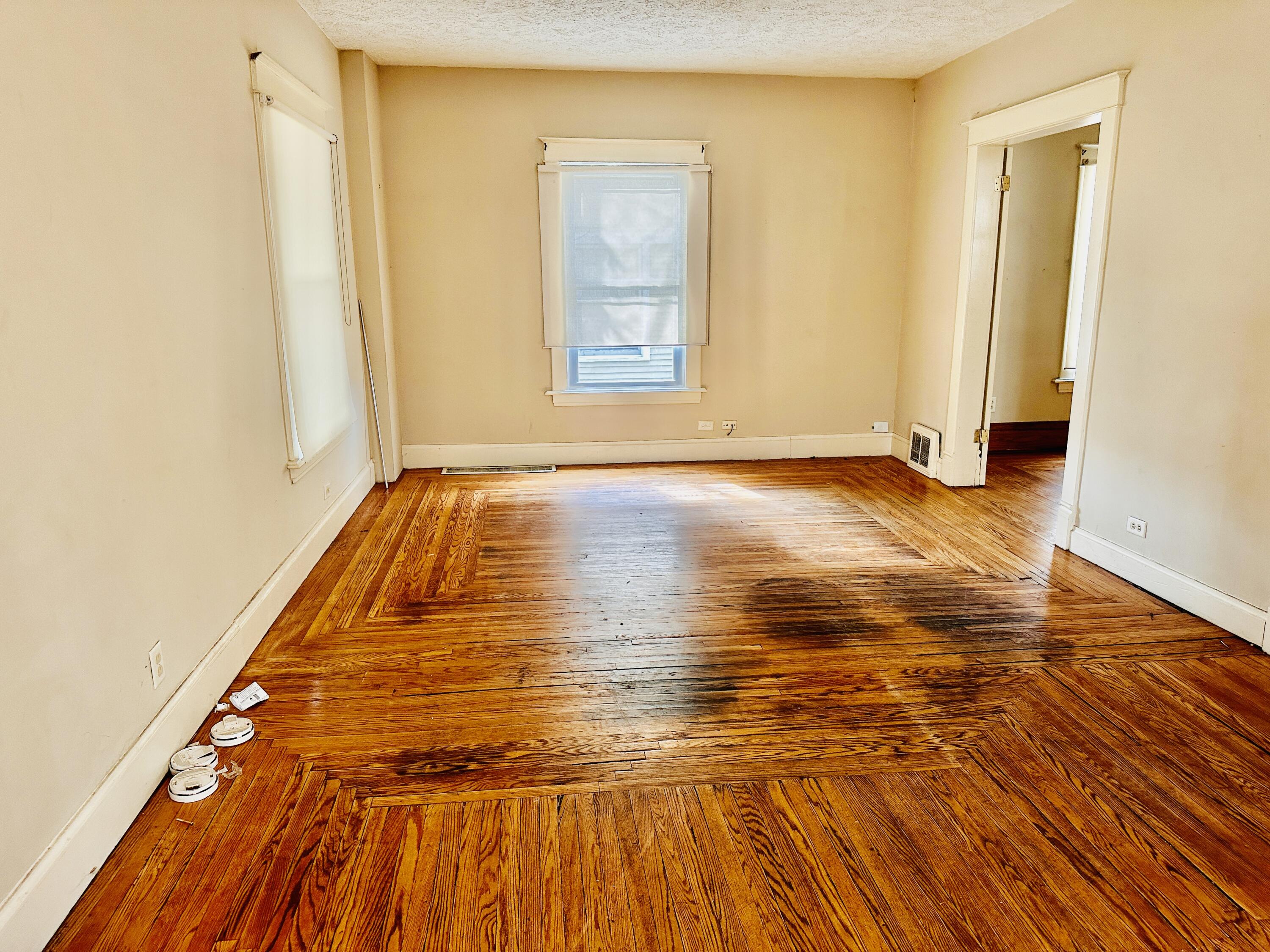 823 Reed Street Kalamazoo, MI 49001 - Photo 9 of 25 600C86AA-BFEE-491D-A799-5019AB60801E
