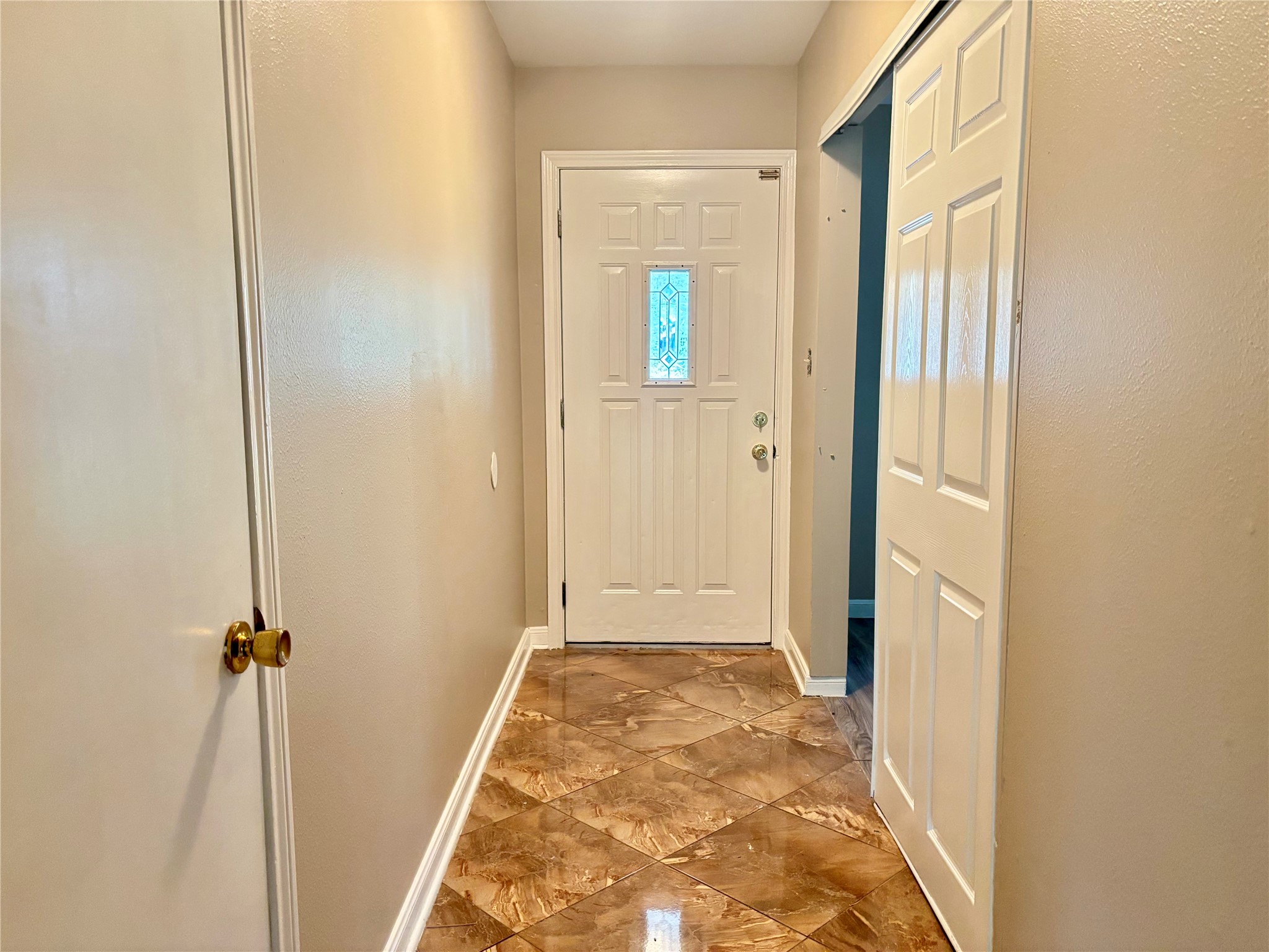 4906 Hollybrook Lane Houston, TX 77039 - Photo 3 of 18