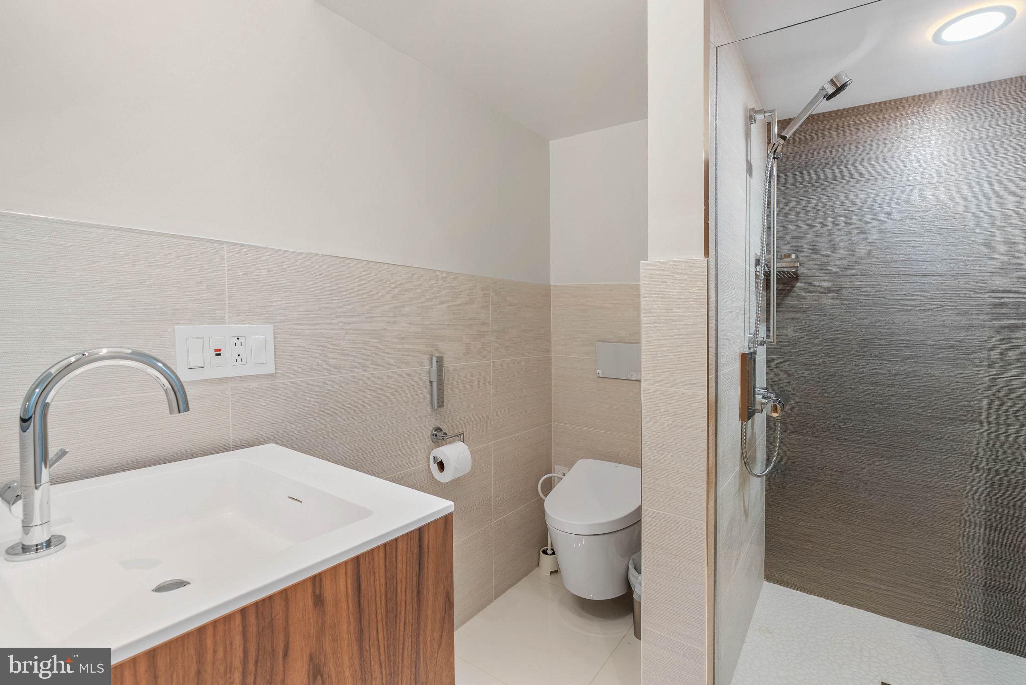 254 South 3rd Street Philadelphia, PA 19106 - Photo 27 of 73