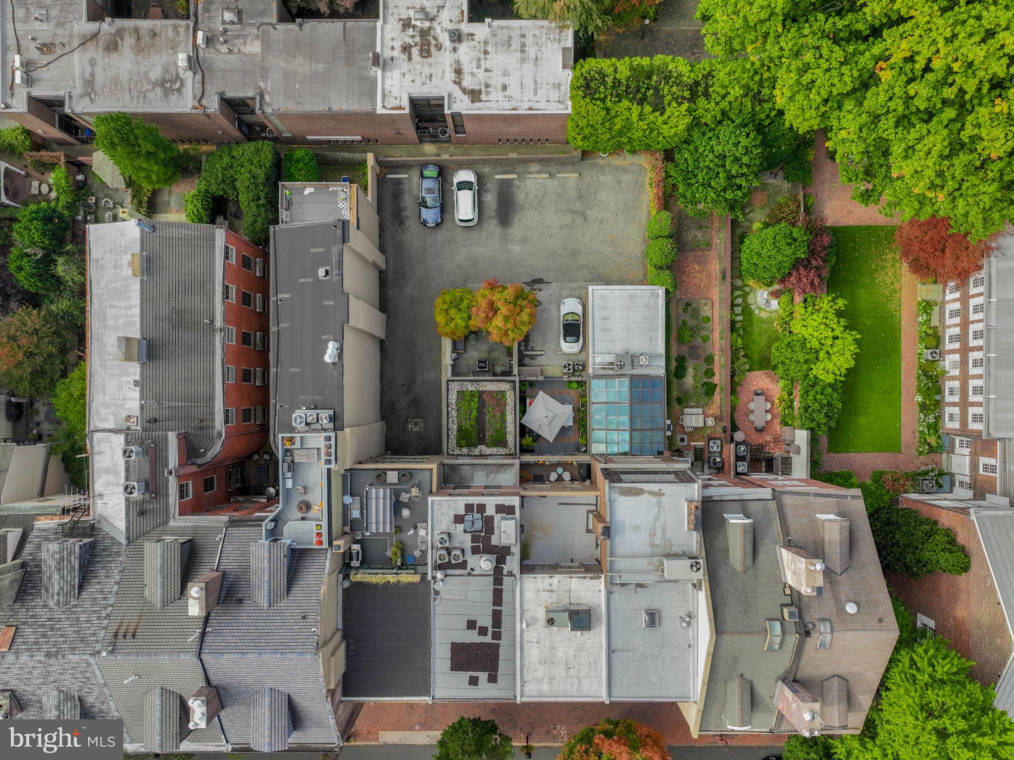 254 South 3rd Street Philadelphia, PA 19106 - Photo 4 of 73 an aerial view of multiple house with outdoor space