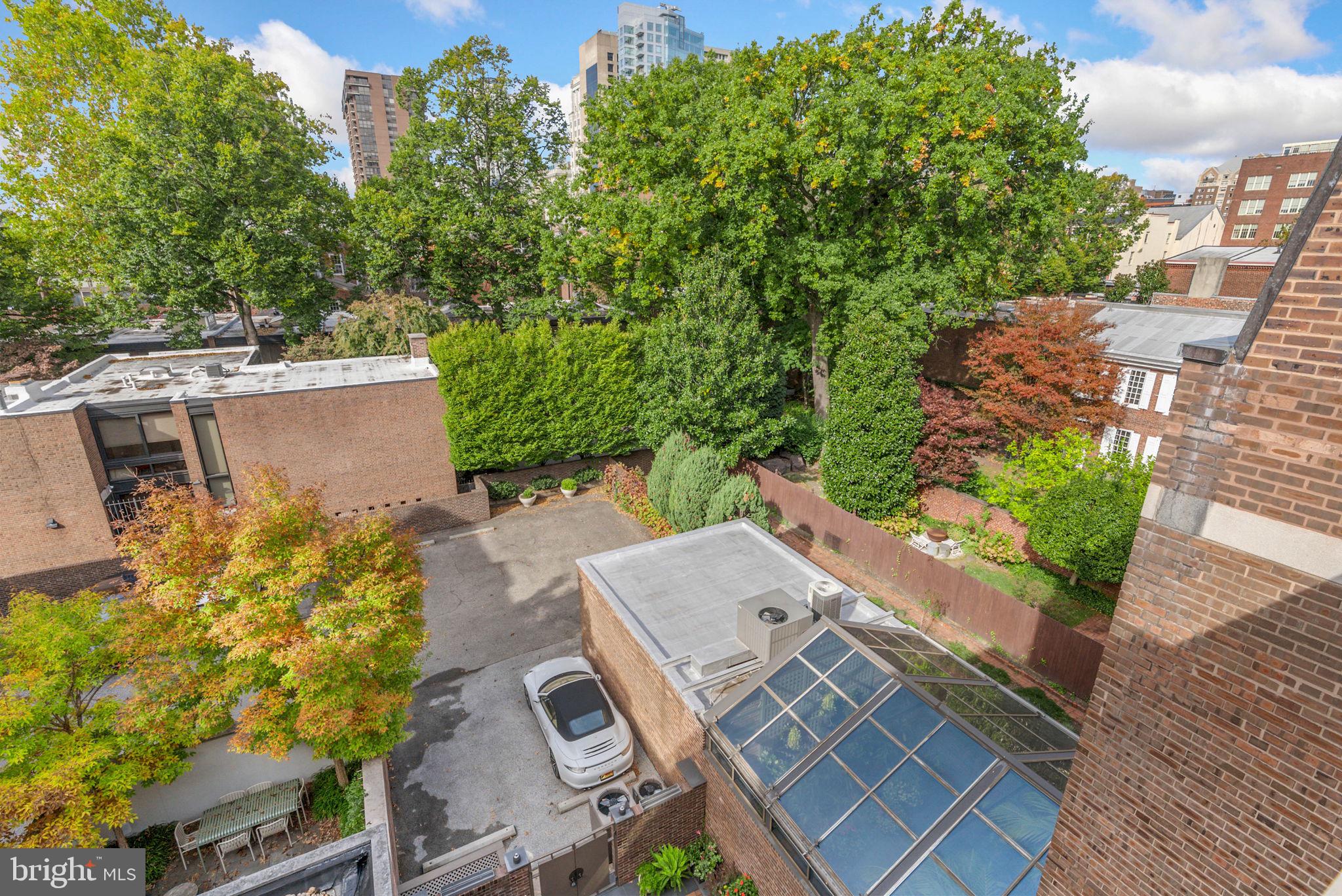 254 South 3rd Street Philadelphia, PA 19106 - Photo 58 of 73 an aerial view of a house with a yard