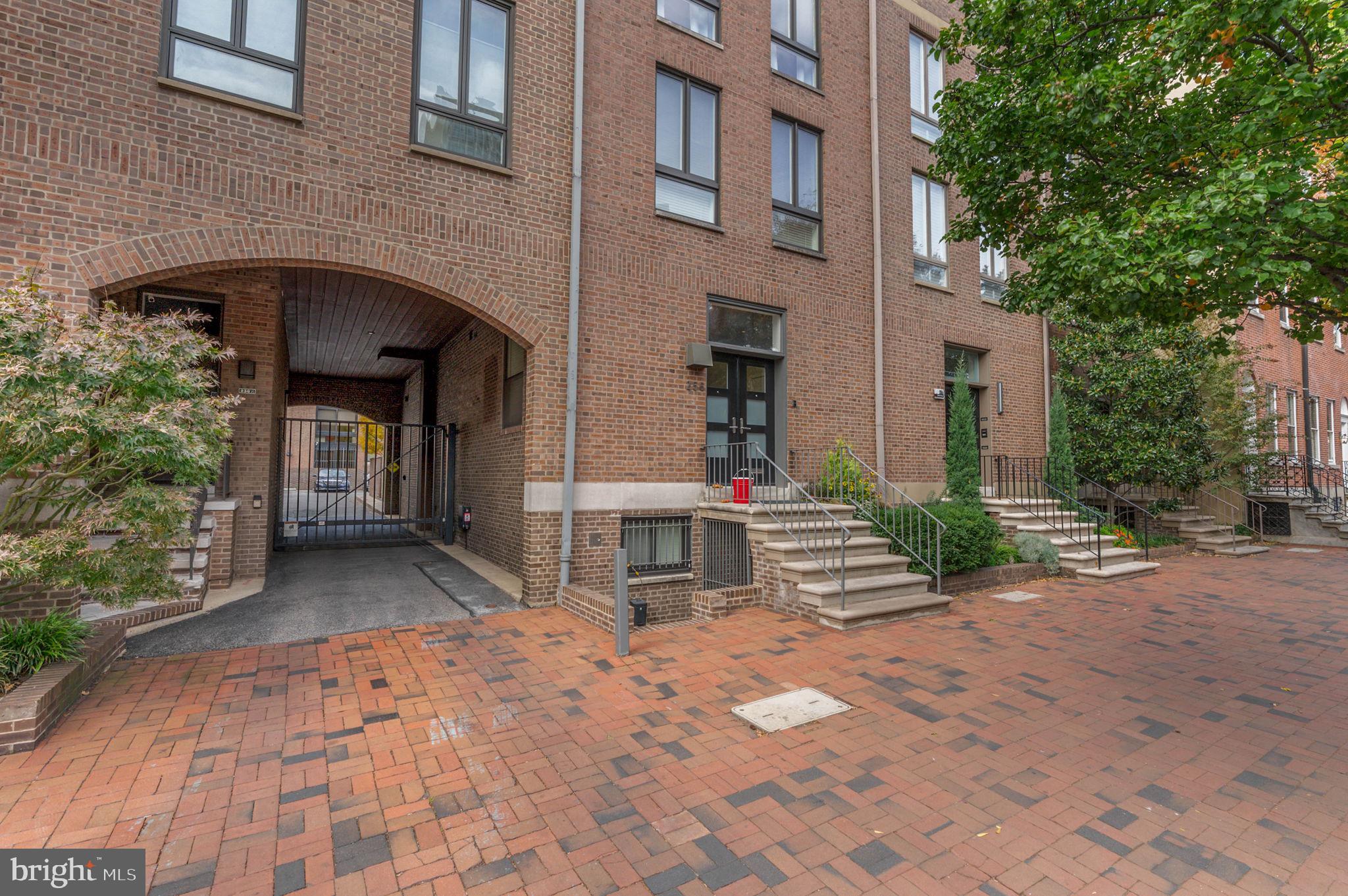254 South 3rd Street Philadelphia, PA 19106 - Photo 68 of 73 a front view of a house with a yard