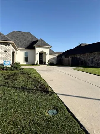 $3,900 | 103 Cypress Pk Lane, Belle Chasse, LA 70037