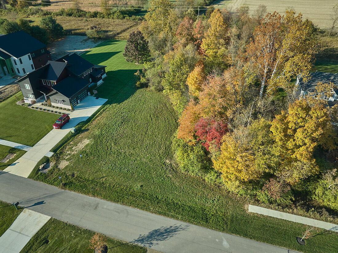 986 Lale Point Delaware, OH 43015 - Photo 2 of 20 920 drone 2