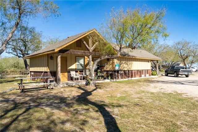 $899,500 | 990 East Farm To Market 628, Riviera, TX 78379