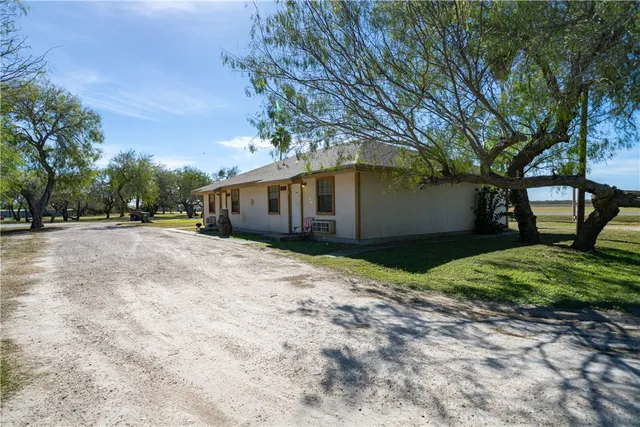 $899,500 | 990 East Farm To Market 628, Riviera, TX 78379