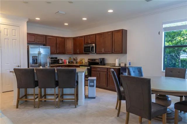 $2,450 | 2589 Bella Vista Circle, Vero Beach, FL 32966