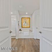 6249 Roxanne Way Biloxi, MS 39532 - Photo 19 of 33 Master Bath