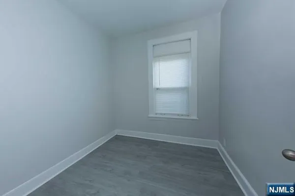 $2,950 | 35 East Place, Lodi, NJ 07644