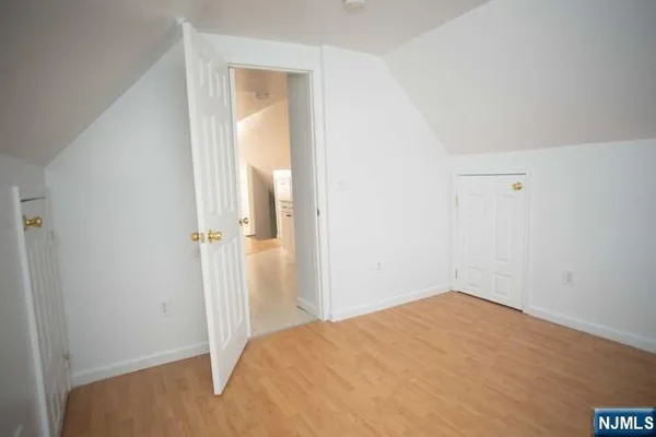 $2,950 | 35 East Place, Lodi, NJ 07644