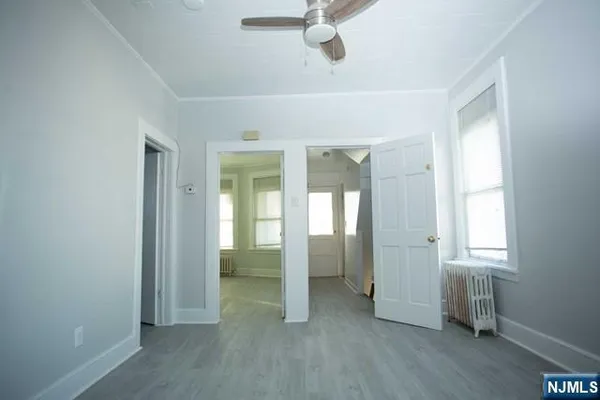 $2,950 | 35 East Place, Lodi, NJ 07644