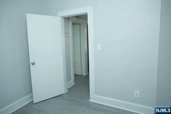 $2,950 | 35 East Place, Lodi, NJ 07644