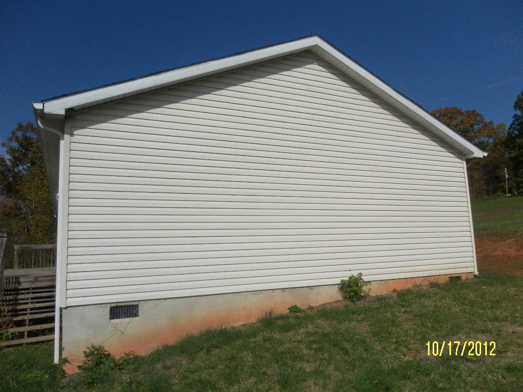 3350 Clark House Farm Road Stuart, VA 24171 - Photo 3 of 17 SIDE