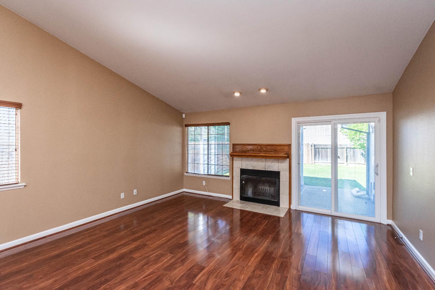 8127 Aztec Way Antelope, CA 95843 - Photo 12 of 53