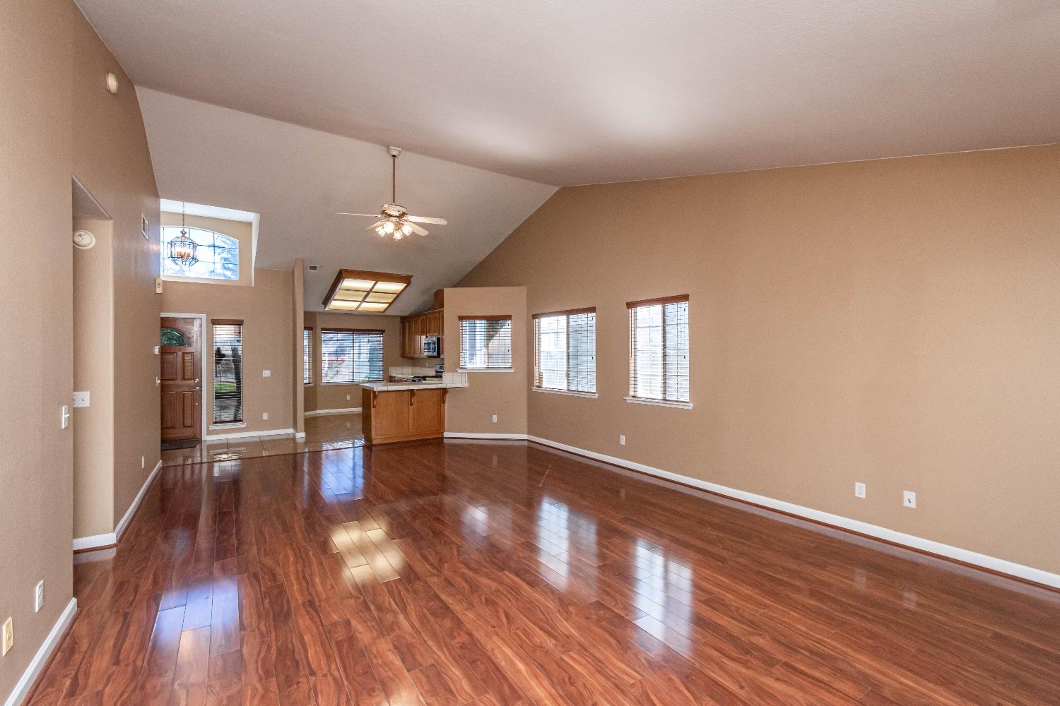 8127 Aztec Way Antelope, CA 95843 - Photo 13 of 53