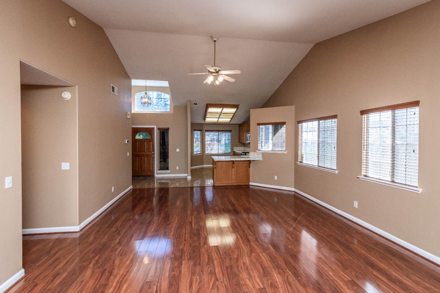 8127 Aztec Way Antelope, CA 95843 - Photo 14 of 53