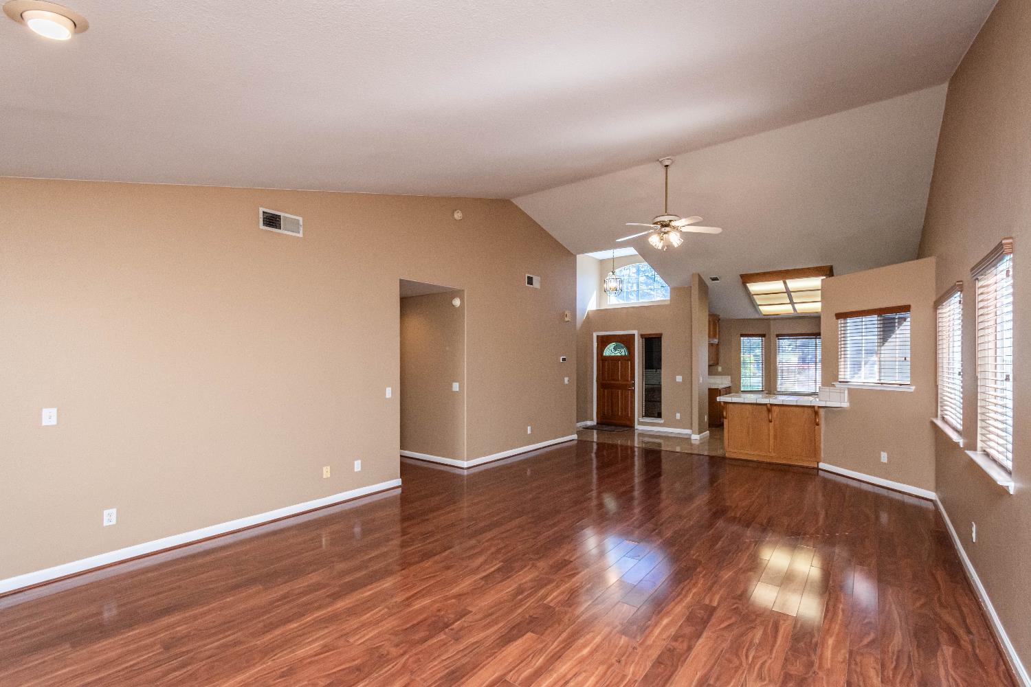 8127 Aztec Way Antelope, CA 95843 - Photo 15 of 53