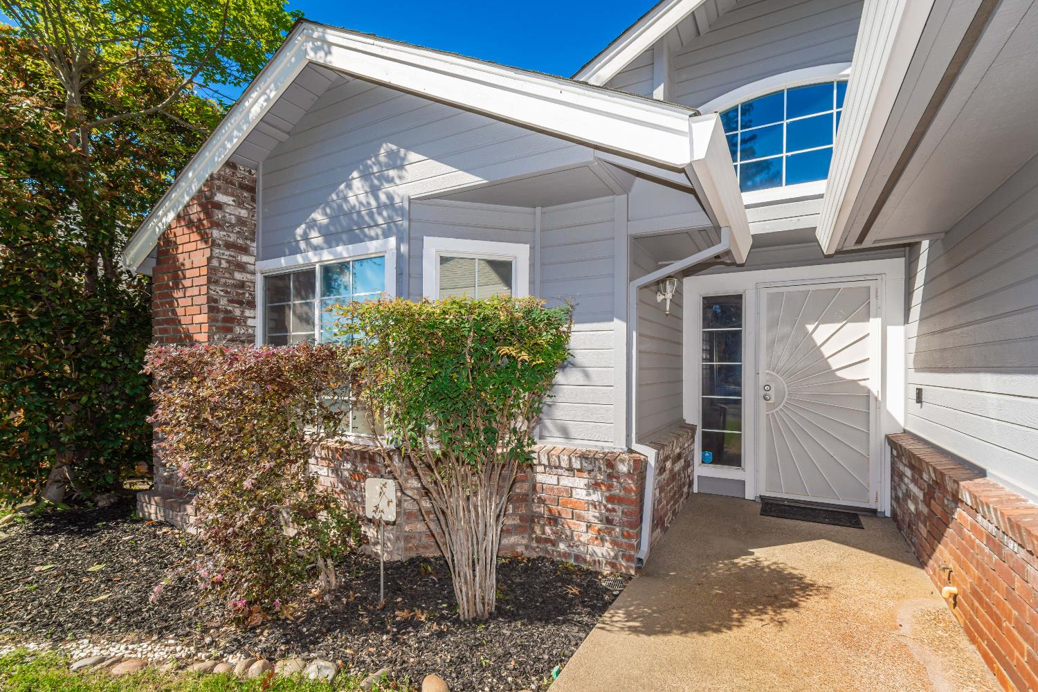 8127 Aztec Way Antelope, CA 95843 - Photo 5 of 53