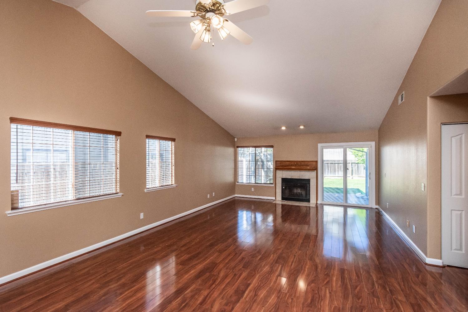 8127 Aztec Way Antelope, CA 95843 - Photo 9 of 53