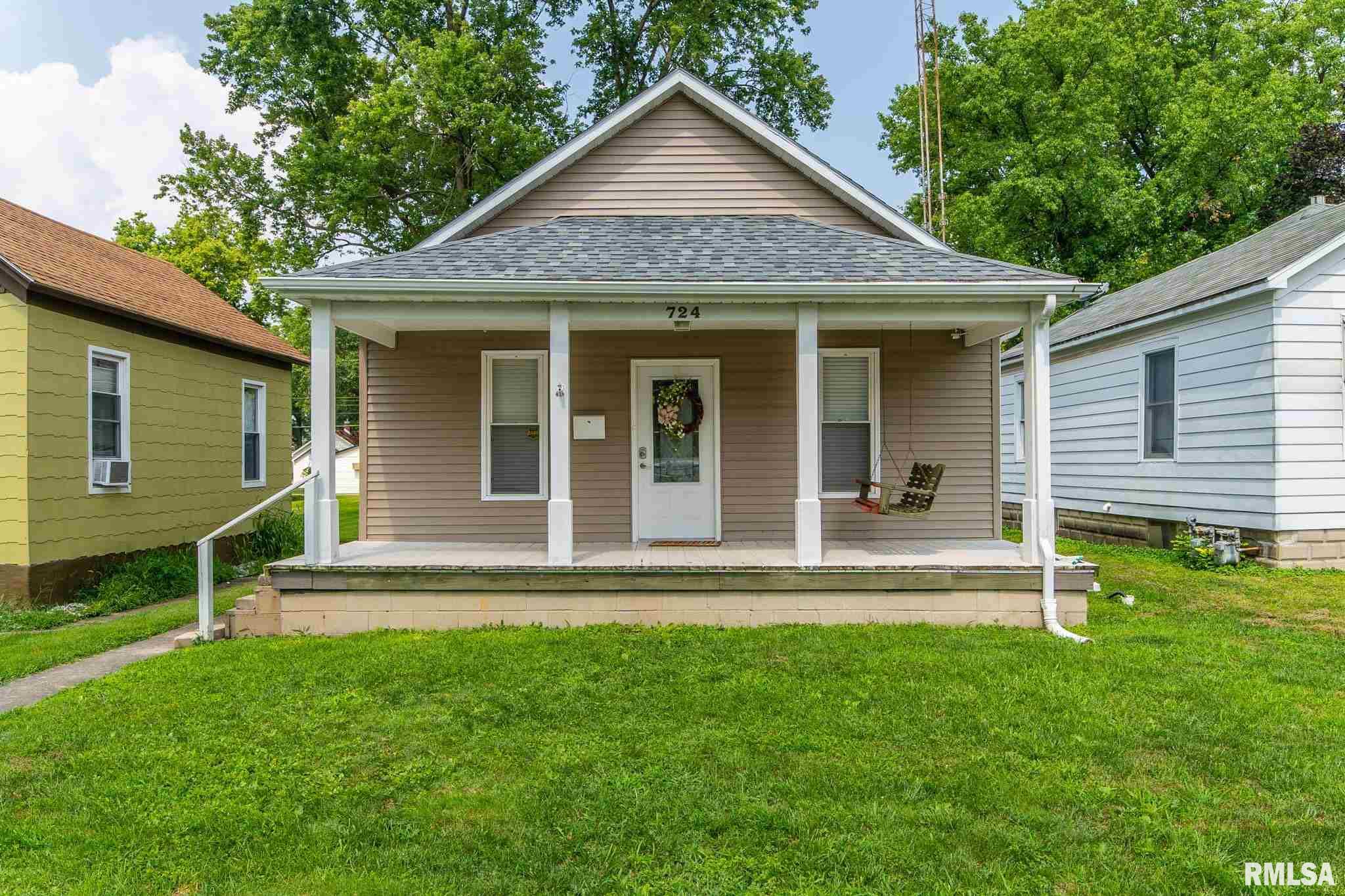 724 Decatur Street Lincoln, IL 62656 - Photo 1 of 17 Gallery Image 1