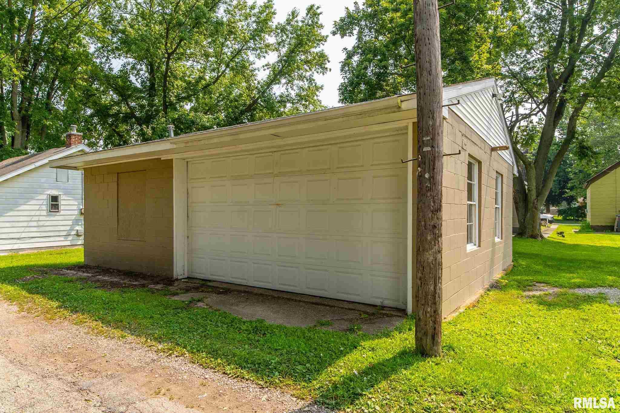724 Decatur Street Lincoln, IL 62656 - Photo 17 of 17 Gallery Image 17
