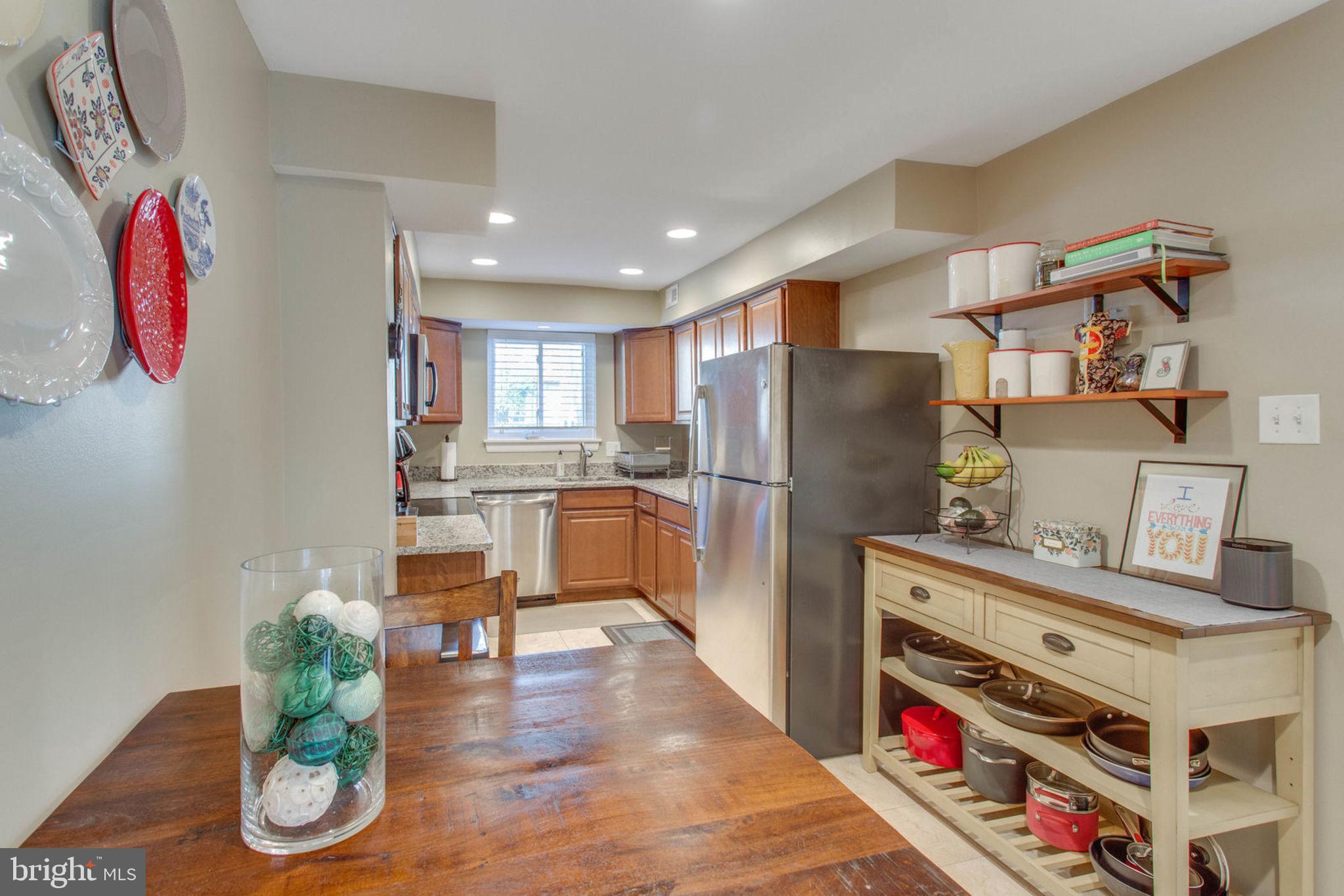 11069 Saffold Way Reston, VA 20190 - Photo 10 of 66 Large Eat in Kitchen