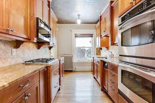$3,500 | 808 Summit Avenue, Unit 2, St. Paul, MN 55105