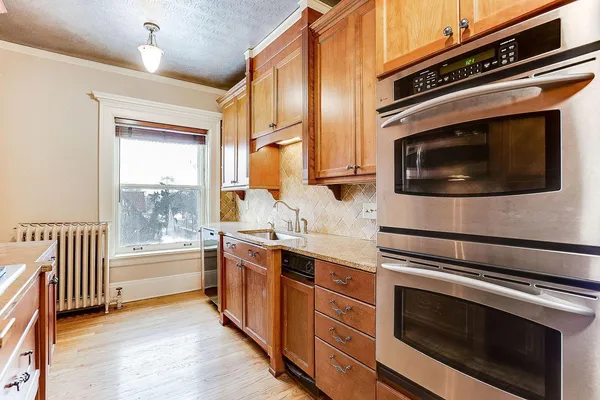$3,500 | 808 Summit Avenue, Unit 2, St. Paul, MN 55105