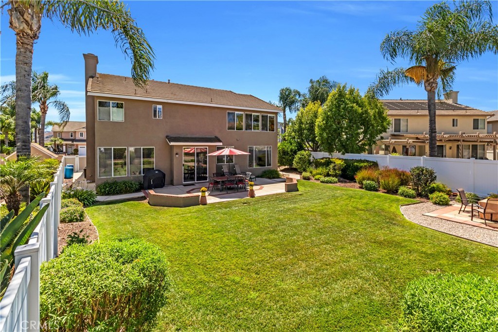 28308 Corte Ocaso Temecula, CA 92592 - Photo 38 of 43 a view of a house with swimming pool and sitting area