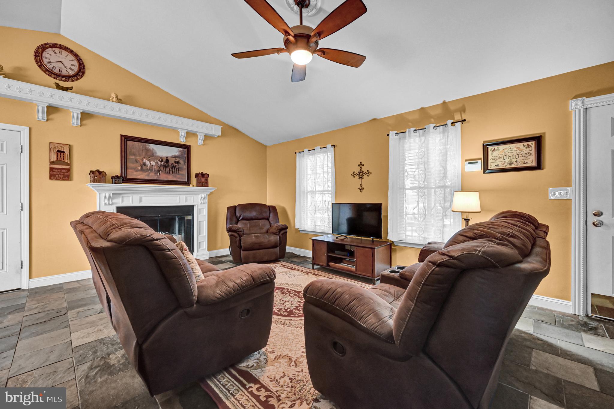 4309 Black Rock Road Hampstead, MD 21074 - Photo 8 of 39 Vaulted Ceilings