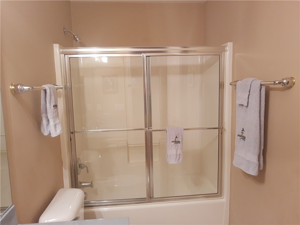 206 Riverlake Road Fair Play, SC 29643 - Photo 23 of 42 2nd Full Bathroom