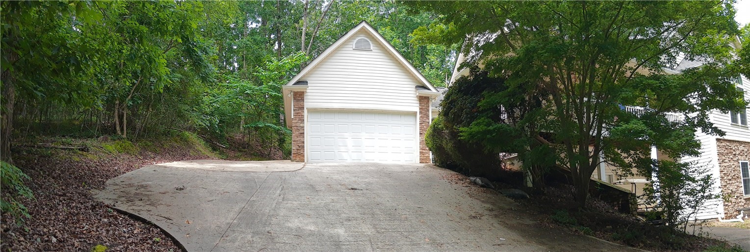 206 Riverlake Road Fair Play, SC 29643 - Photo 40 of 42 Driveway view of the Garage