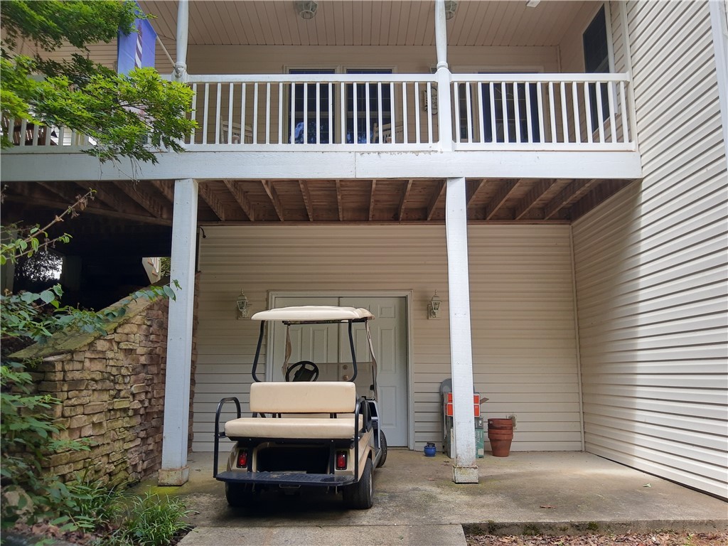 206 Riverlake Road Fair Play, SC 29643 - Photo 6 of 42 Golf cart/Water toy access to the basement.