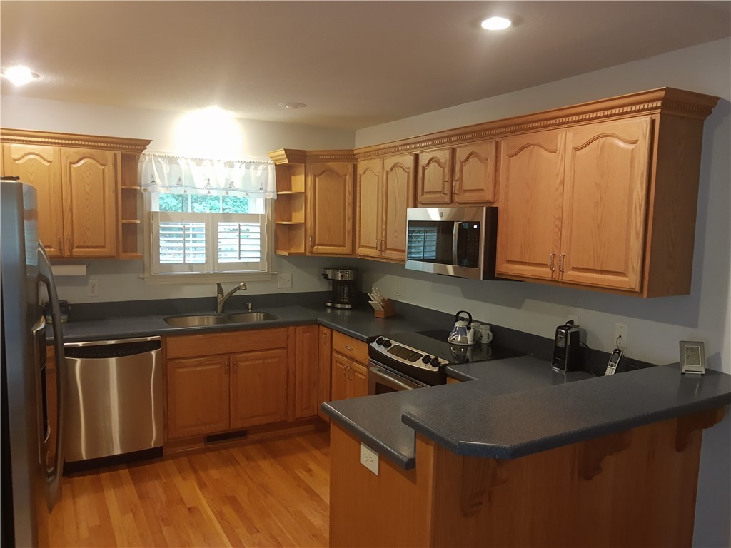 206 Riverlake Road Fair Play, SC 29643 - Photo 8 of 42 Kitchen On Main Leve