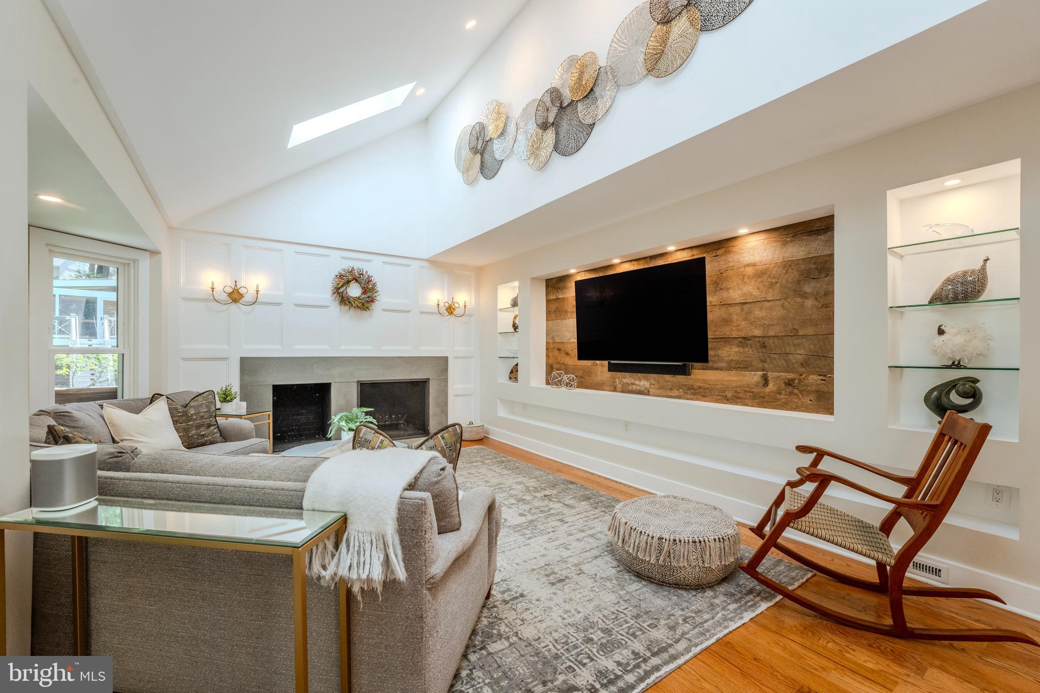 11910 Winstead Lane Reston, VA 20194 - Photo 12 of 80 Family Room with custom wood trim