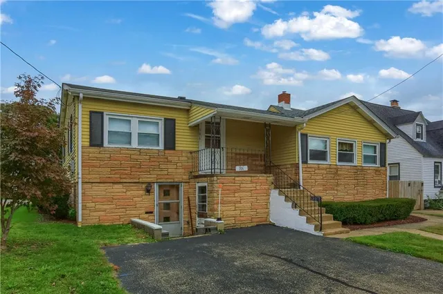 $189,000 | 306 Hazen Avenue, Ellwood City, PA 16117