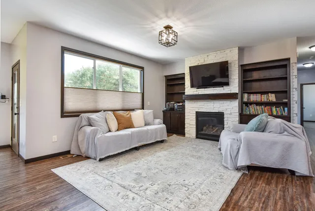 $699,900 | 24661 187th Street Northwest, Big Lake, MN 55309