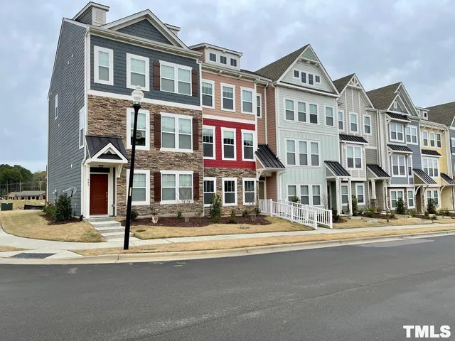 $2,195 | 343 Great Northern Station, Apex, NC 27502
