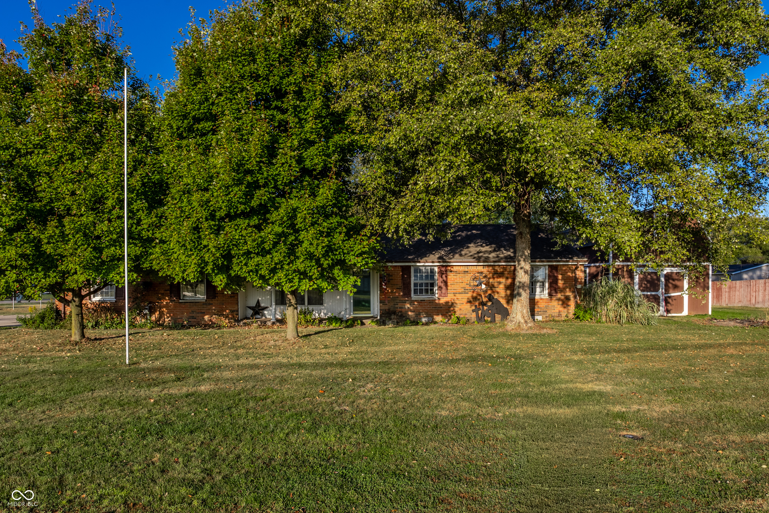 1100 Madison Street Frankton, IN 46044 - Photo 2 of 27